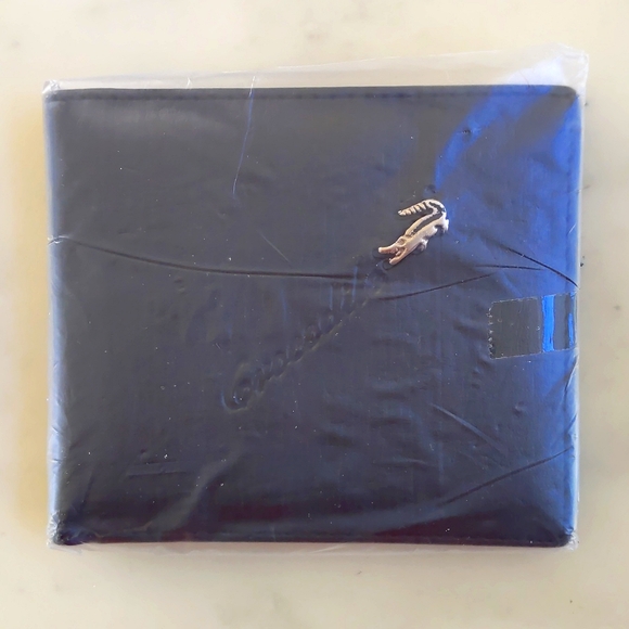 NWT. Crocodile Men's Leather Wallet with Carved Brand Name and Silver Logo. - Picture 2 of 4